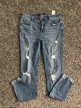 Hollister Women's Skinny Distressed Jeans - Medium Blue Wash